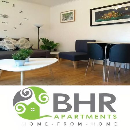 Very Central Location- Free Parking - 2 Bedrooms Belfast Kültér fotó