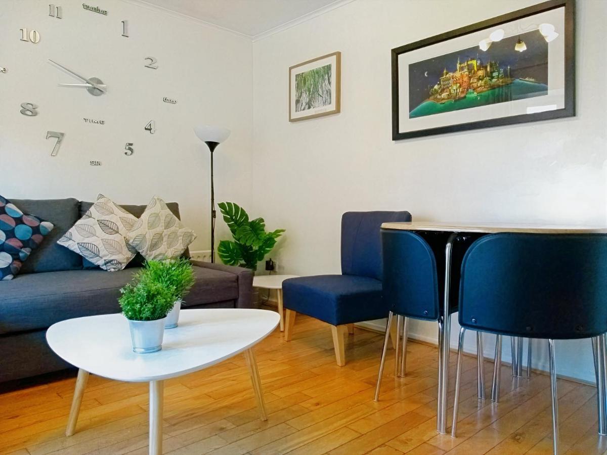 Very Central Location- Free Parking - 2 Bedrooms Belfast Kültér fotó