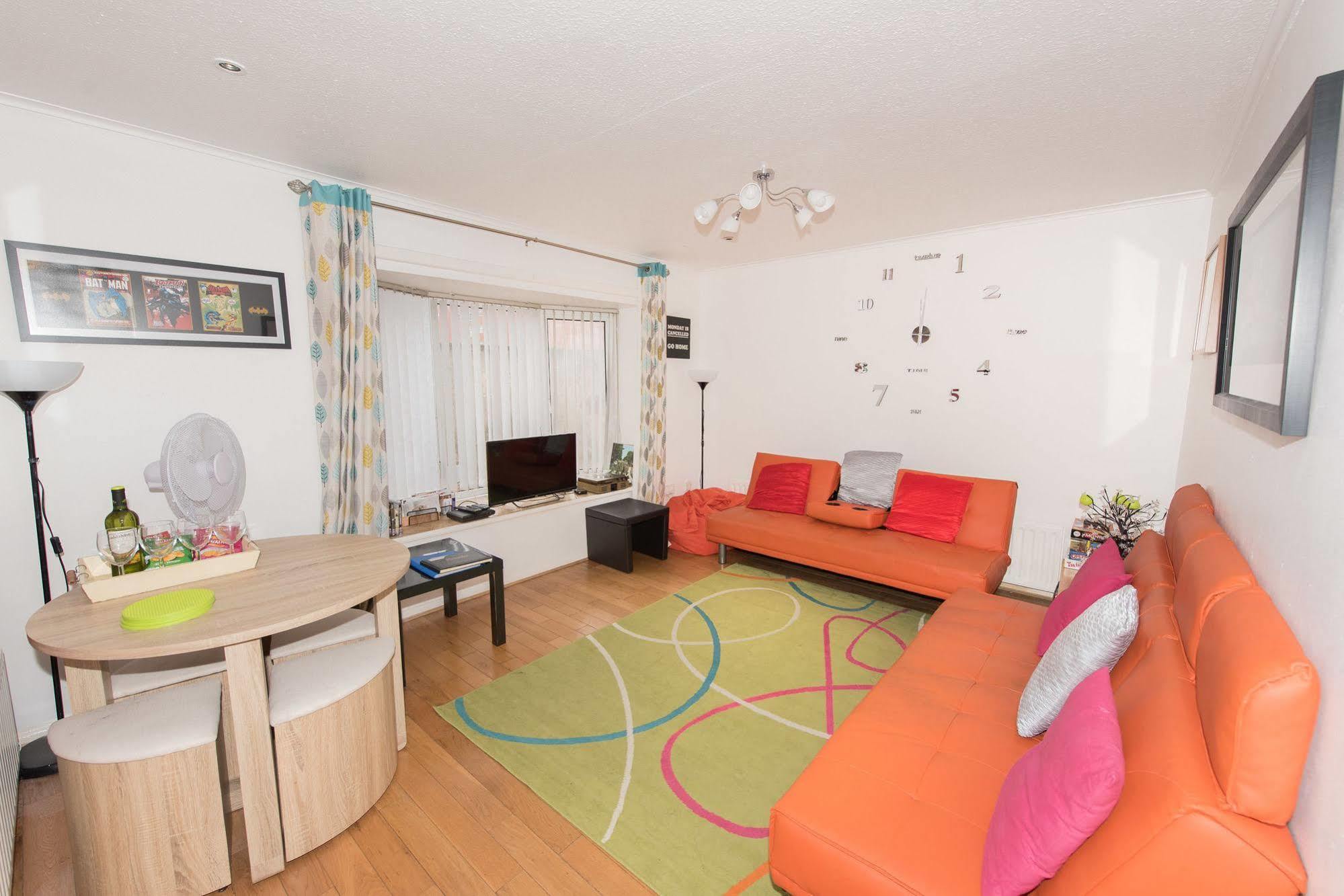Very Central Location- Free Parking - 2 Bedrooms Belfast Kültér fotó