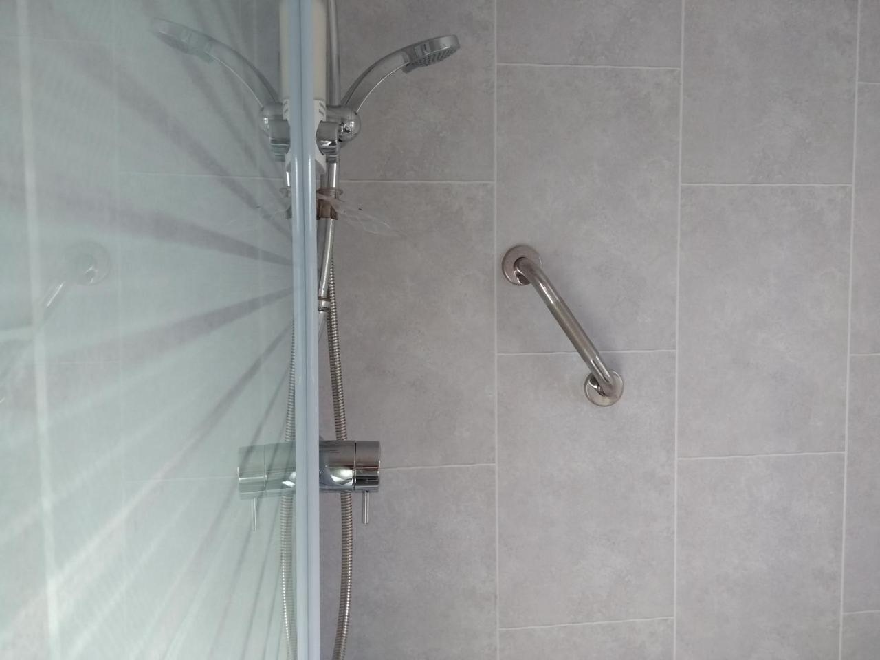 Very Central Location- Free Parking - 2 Bedrooms Belfast Kültér fotó