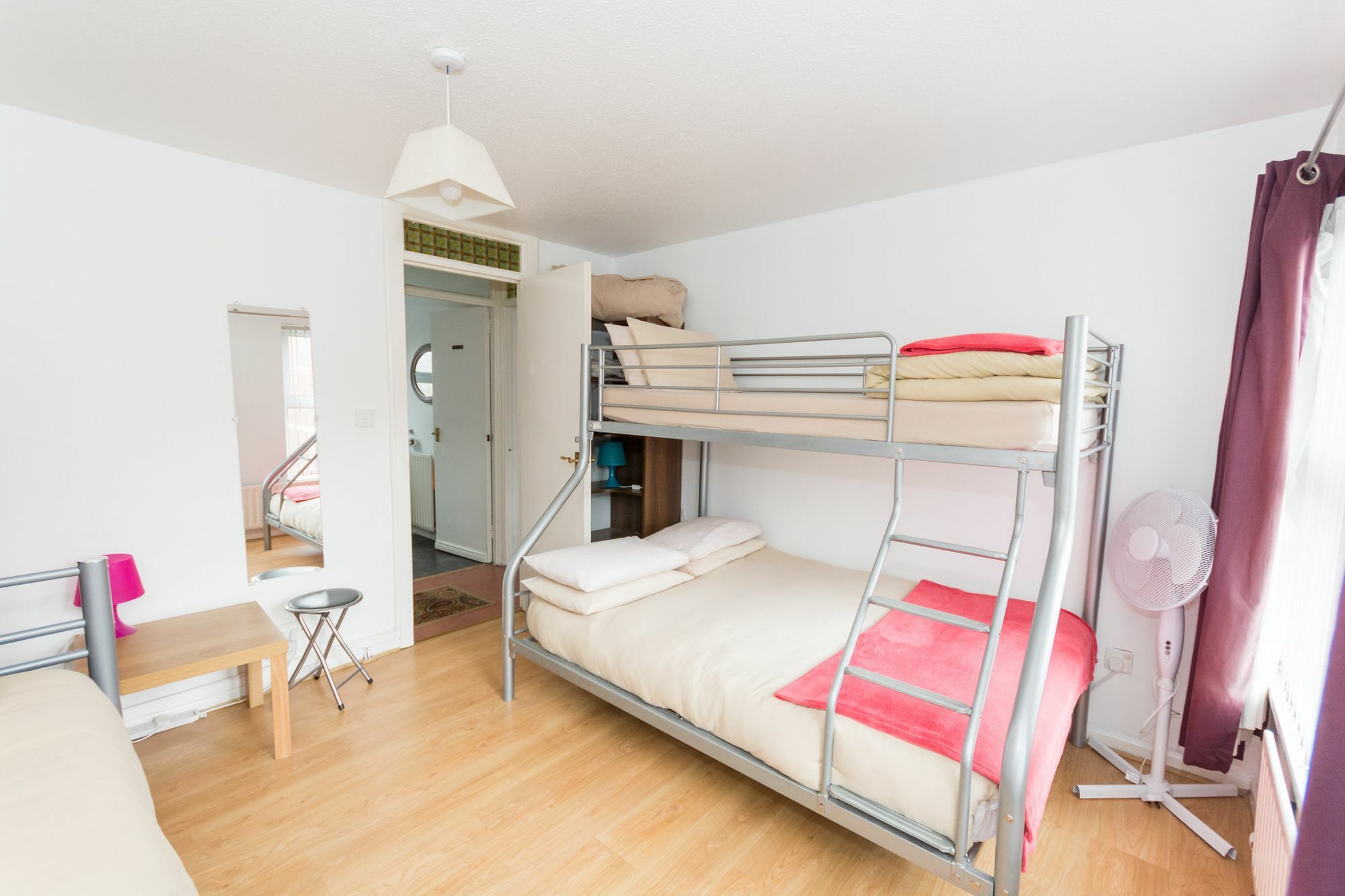 Very Central Location- Free Parking - 2 Bedrooms Belfast Kültér fotó
