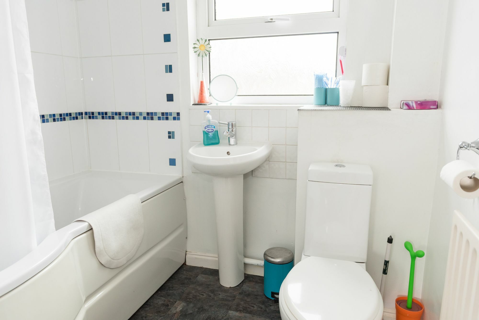 Very Central Location- Free Parking - 2 Bedrooms Belfast Kültér fotó